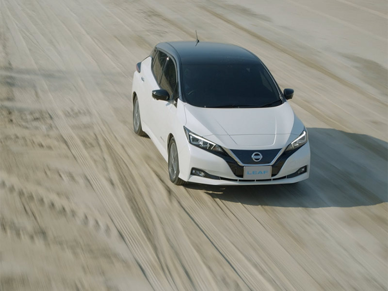 نيسان "ليف" تتحدّى سرعة النار والرياح